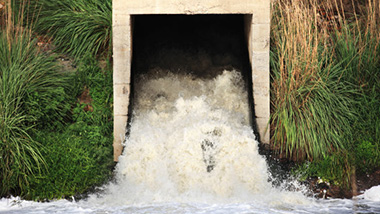 污水處理設備格柵如何清污維護